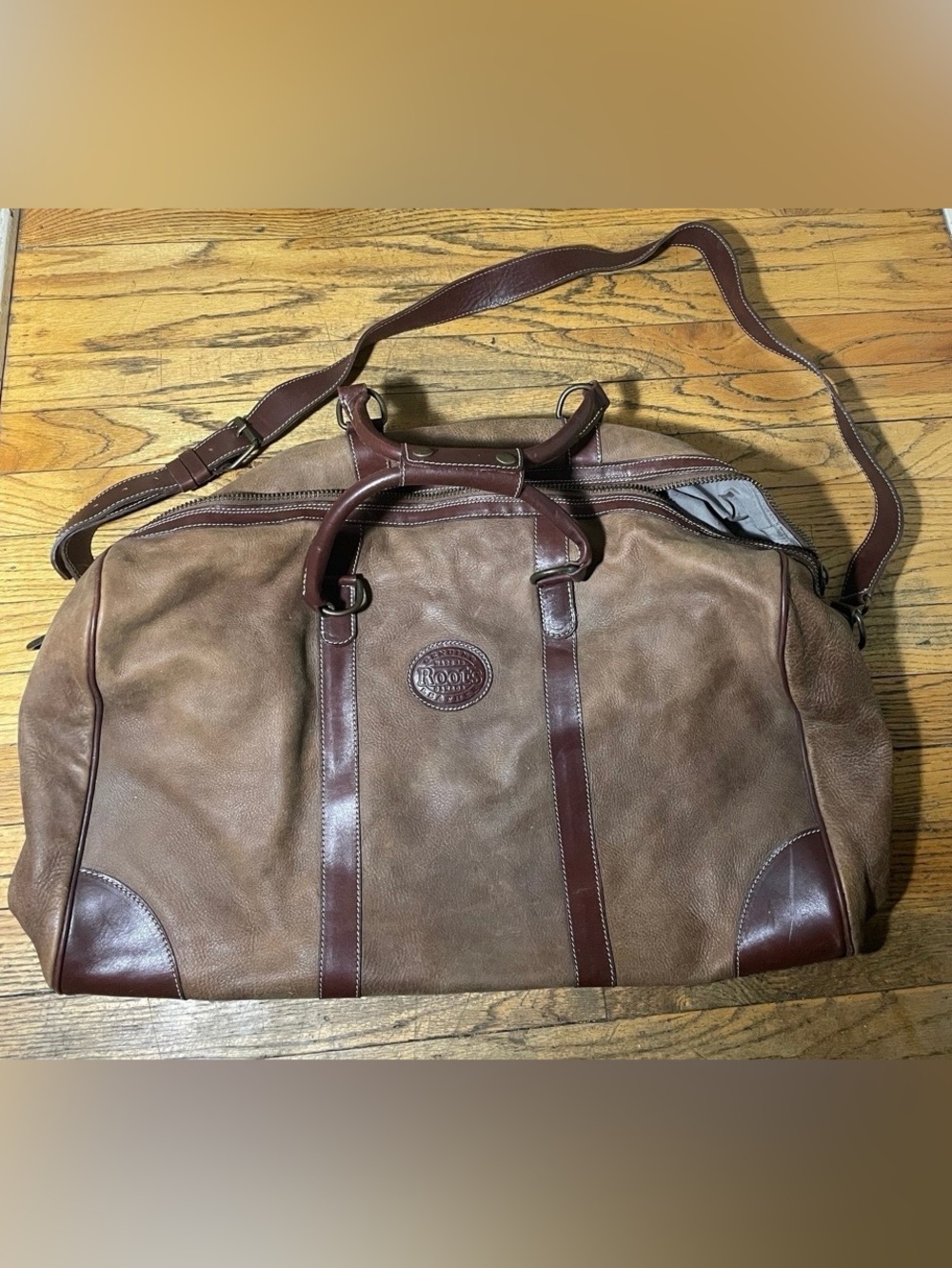 Roots Blackberry Two-Tone Brown Leather Vintage Duffel Bag Vacation Travel